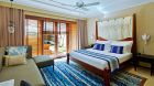 villa bedroom