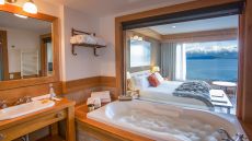 guest bathroom Correntoso