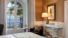 7 Junior Suite with Sea View and Terrace at Villa Igiea