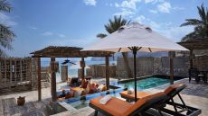 Exterior, Beach, Front