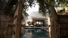 Pool, Exterior