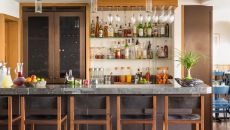 Malibu Beach Inn2 Bar 0038 Edit Edit Malibu Beach Inn