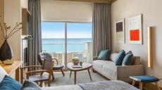  King  Premiere living space 