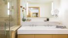King Premier Bathroom