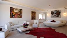 premier suite livingroom two beds