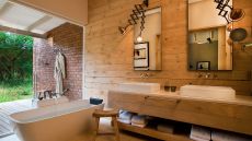 Morukuru Farm House heated pool