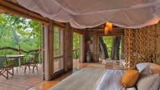 Bubble bath with jungle views