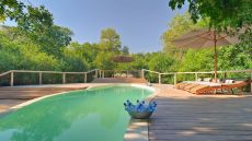 Outdoor dining firepit