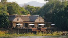 twin guestroom with deck