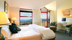 dining mointain view