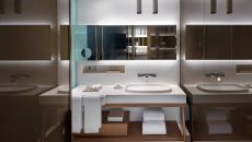 16. Mandarin Oriental, Barcelona Deluxe Room Bathroom MO Barcelona