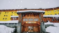 Family Hotel Entrance.Tamara Susa at Hotel Ski Portillo