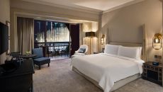 Deluxe Room Fountain View King Bed