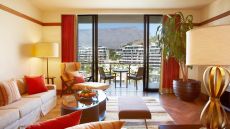 Marina Grand Suite  Lounge.