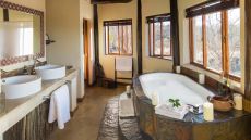 Royal Villa bathroom