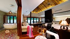 bedroom suite bathroom