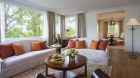 spacious sitting room at Belmond El Encanto