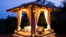 private sala lounging