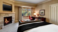 Grand Deluxe King Guestroom fireplace