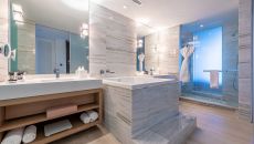 Fabulous King 03 W South Beach