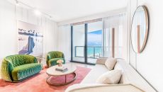 Spectacular 01 W South Beach