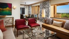 Canyon Suite Living Golf