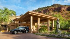 Canyon Suites Porte Cochere