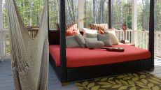 outdoor daybed