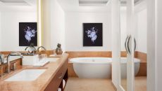 Corner Suite Bathroom