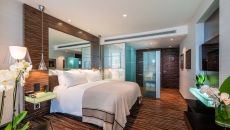 CD 02 Deluxe Front 5 at ROMEO Napoli