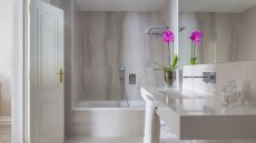 Junior Suite Bedroom Bathroom 1447 Tivoli Avenida Liberdade Lisboa