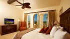 villa bedroom