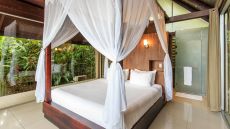 Oxygen  Jungle  Villas  Costa  Rica side bed 