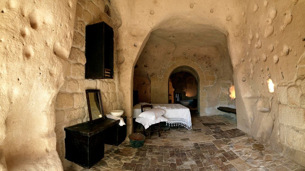 Tantio Le Grotte Della Civita Matera Basilicata Cave Style Bed