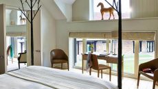 Stable Premium Suite Fairway bedroom