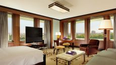 executive queen upper floor