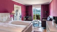 white suite 2 Hotel Cortisen am See