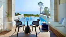 Premium Infinity Room view