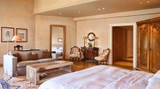 Junior suite seating area