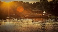  Boat experience  Four  Seasons  Hangzhou  West  Lake.