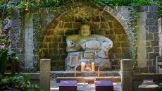  Buddah  Four  Seasons  Hangzhou  West  Lake.