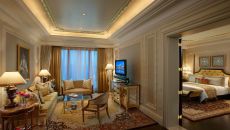 00871611 PS Sitting with Bed Room at The Leela Palace New Delhi