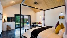 pool honeymoon villa