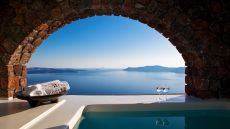 plunge pool cliff views