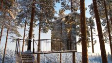 See more information about Treehotel mirror in the snow