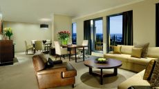 Hyde  Park  Suite  High 