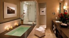 Suite Bathroom