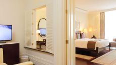 Raffles Makati Junior Suite