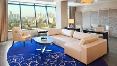 Metropolitan Suite living