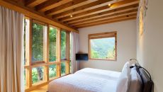 COMO Villa Twin Bedroom